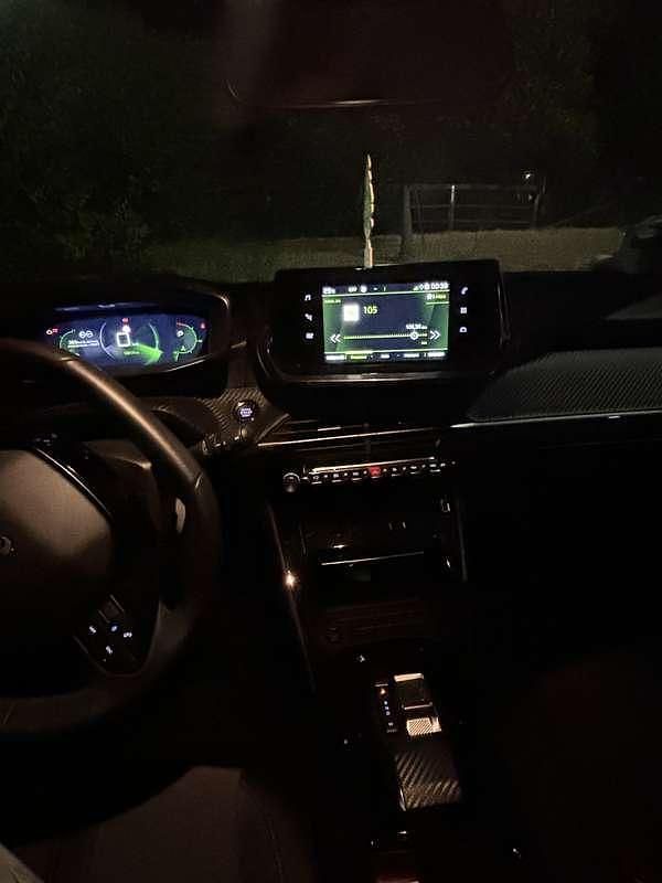 Usata Peugeot 208 Allure 101 CV (74 kW) 2023 Utilitaria