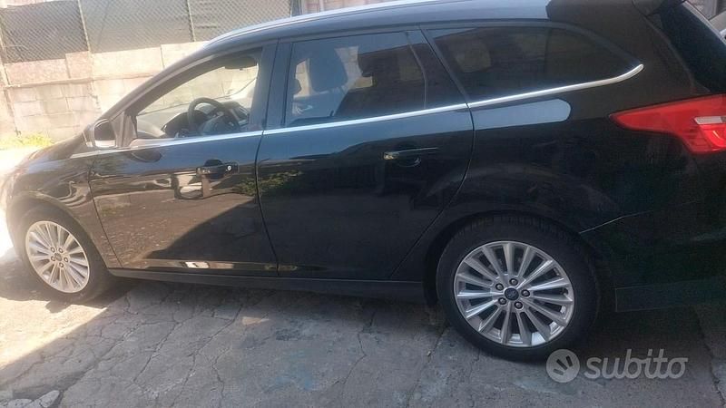 Usata Ford Focus 150 CV (110 kW) 2017 Nero Station wagon