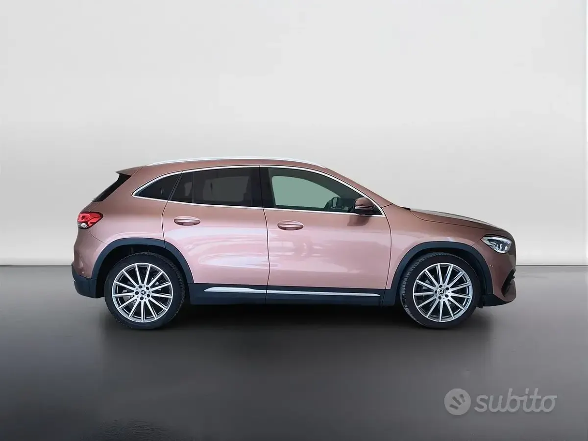 Usata Mercedes GLA200 Premium 150 CV (110 kW) 2023 Ros gold met. SUV