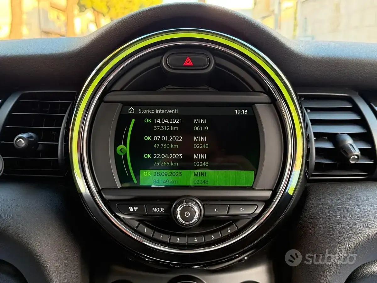 Usata Mini Cooper D 116 CV (85 kW) 2019 Grigio Utilitaria