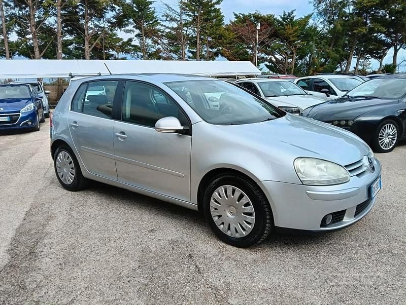 Grigio Usata 2006 VW Golf V Goal Tre volumi | 1900 € (Super prezzo) - Immagine 1/4