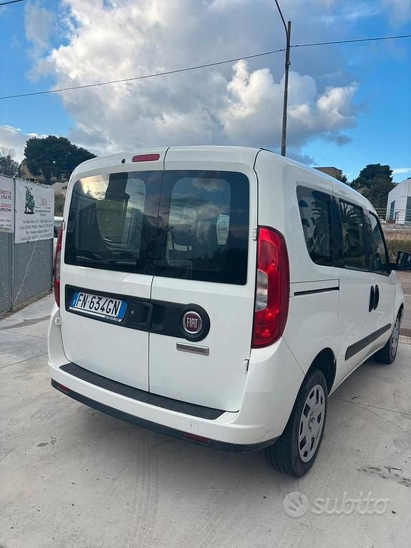 Usata Fiat Doblò 120 CV (88 kW) 2018 Bianco Monovolume