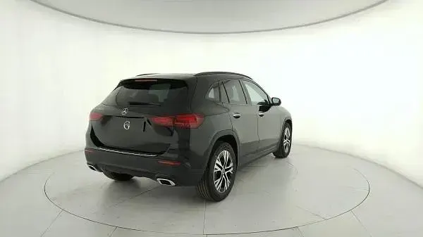 Nuova Mercedes GLA200 Advanced Plus 150 CV (110 kW) 2026 Nero cosmo metallizzato SUV