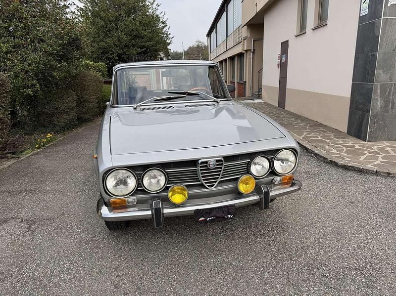 Usata Alfa Romeo 1750 118 CV (86 kW) 1972 Grigio Berlina