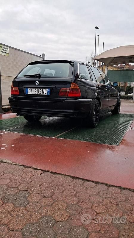 Usata BMW 330 204 CV (150 kW) 2004 Blu Station wagon