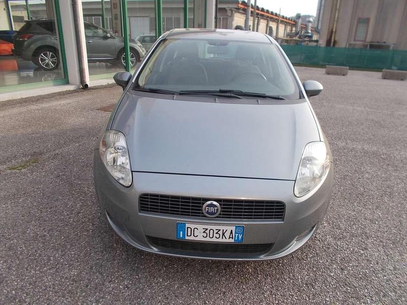 Usata Fiat Grande Punto Dynamic 77 CV (56 kW) 2006 Argento Utilitaria