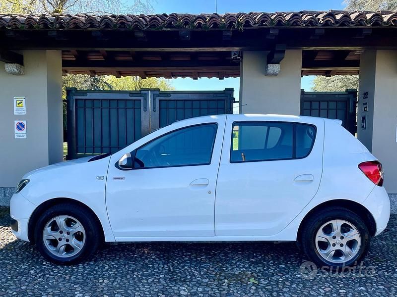 Usata Dacia Sandero 75 CV (55 kW) 2015 Bianco Berlina