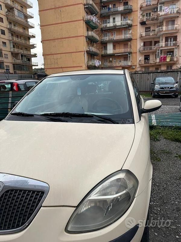 Usata Lancia Ypsilon 69 CV (50 kW) 2004 Utilitaria