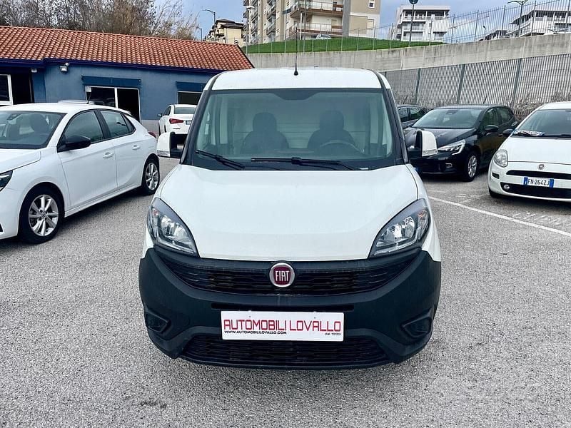 Usata Fiat Doblò 105 CV (77 kW) 2019 Bianco Monovolume