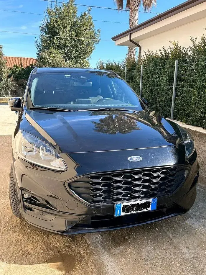 Usata Ford Kuga ST-Line 120 CV (88 kW) 2022 Nero SUV