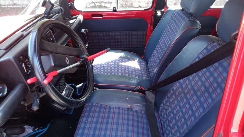 Usata Renault R4 34 CV (25 kW) 1993 Rosso