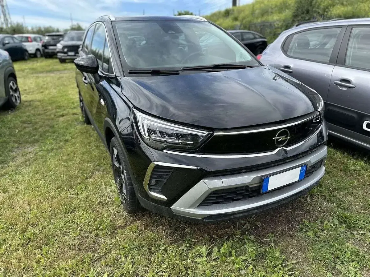 Usata Opel Crossland Elegance 110 CV (80 kW) 2023 Nero SUV