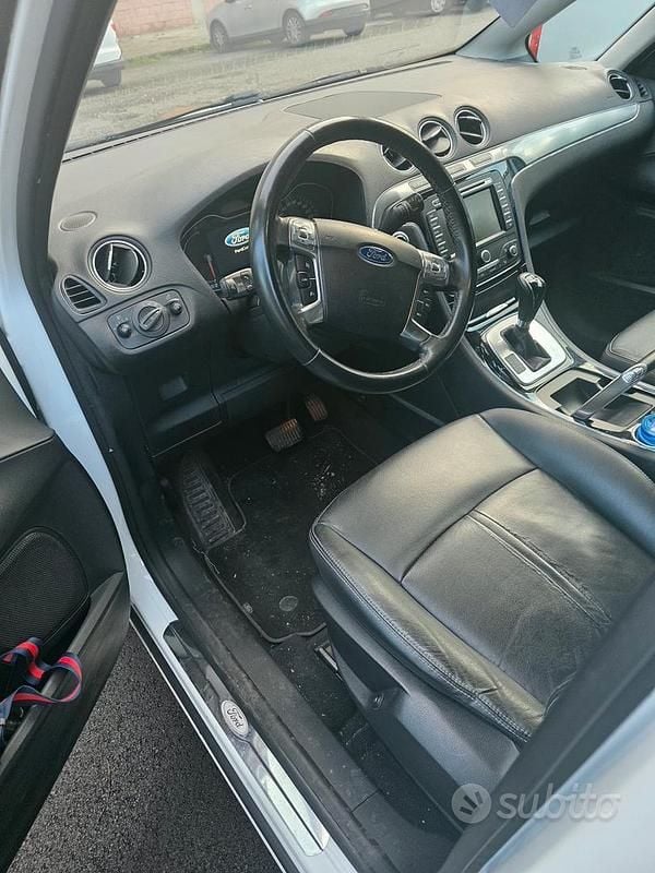 Usata Ford S-MAX Titanium 140 CV (102 kW) 2014 Monovolume