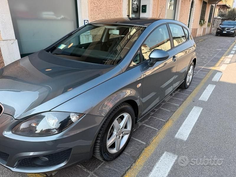 Usata Seat Leon 2012 Grigio Berlina