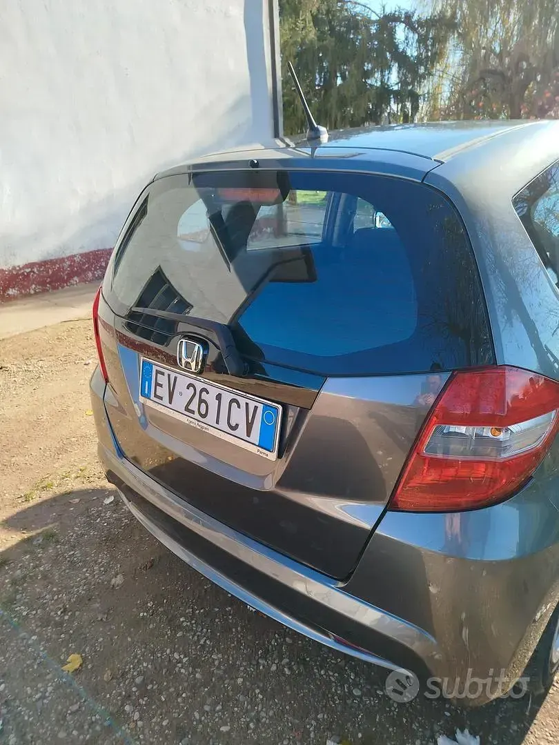 Usata Honda Jazz 90 CV (66 kW) 2014 Marrone Utilitaria