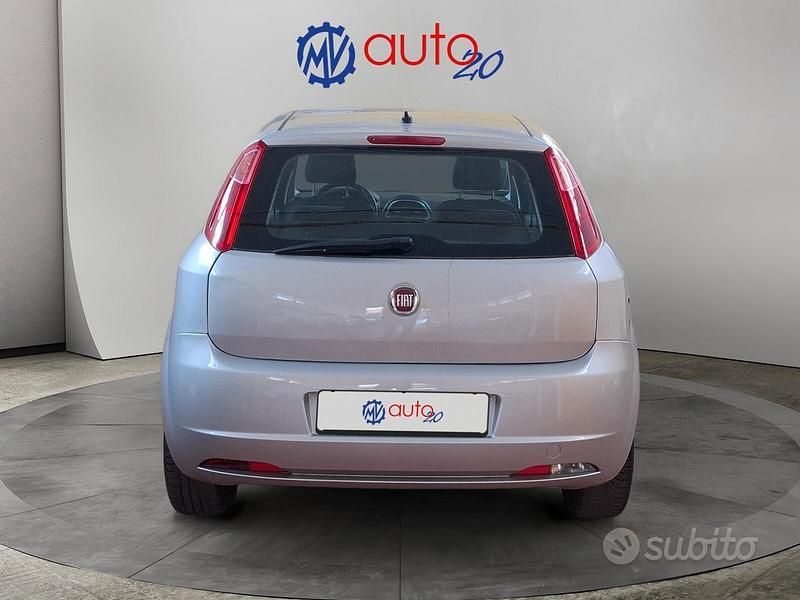 Usata Fiat Punto Lounge 77 CV (56 kW) 2014 Grigio Utilitaria
