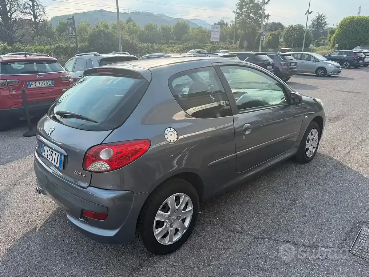 Usata Peugeot 206 60 CV (44 kW) 2010 Grigio Berlina