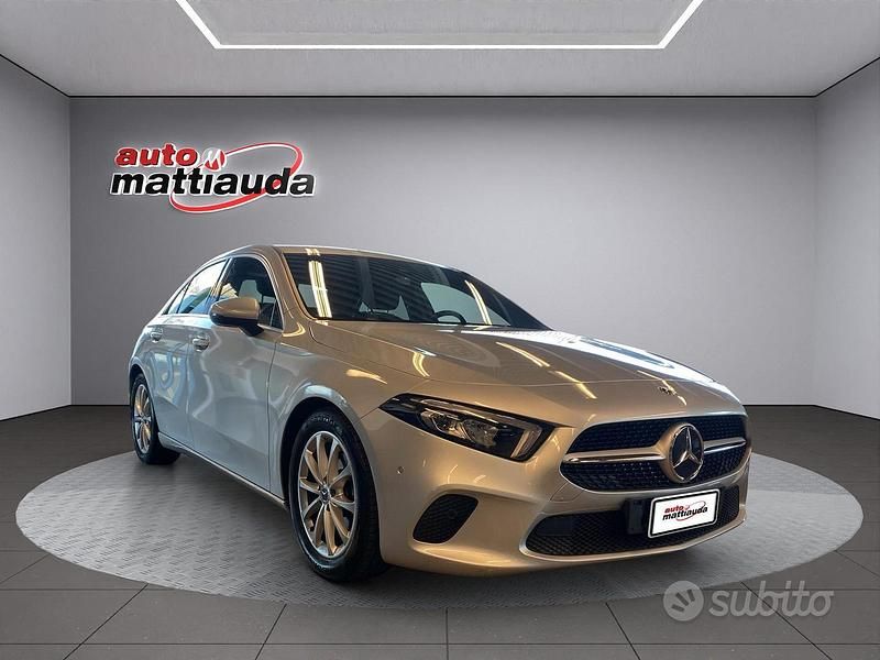 Usata Mercedes A180 116 CV (85 kW) 2021 Grigio Berlina