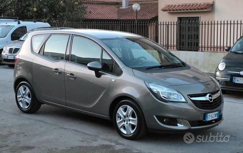 Usata Opel Meriva 100 CV (73 kW) 2015 Grigio Monovolume