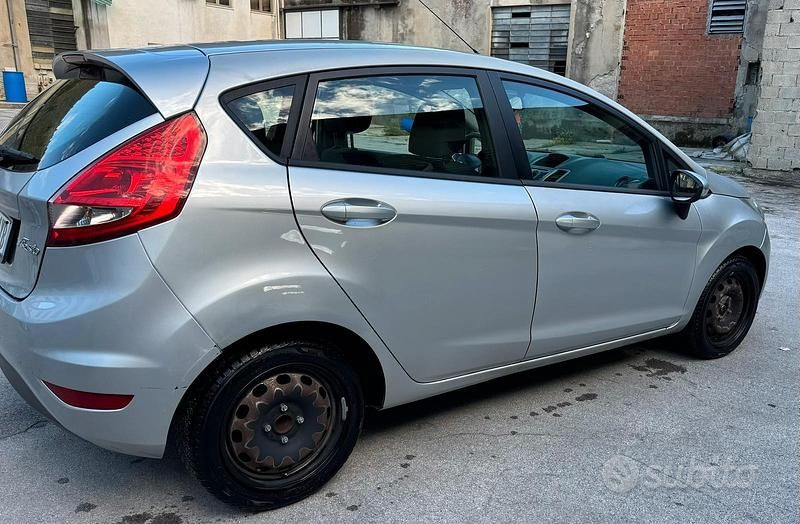 Usata Ford Fiesta 60 CV (44 kW) 2011 Utilitaria