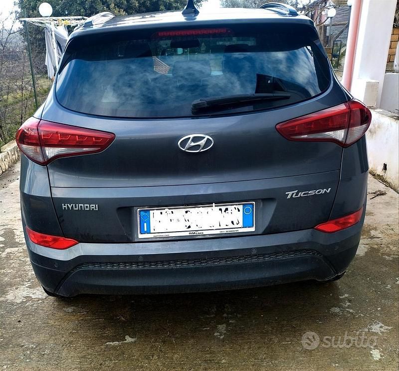Usata Hyundai Tucson 116 CV (85 kW) 2017 Grigio SUV