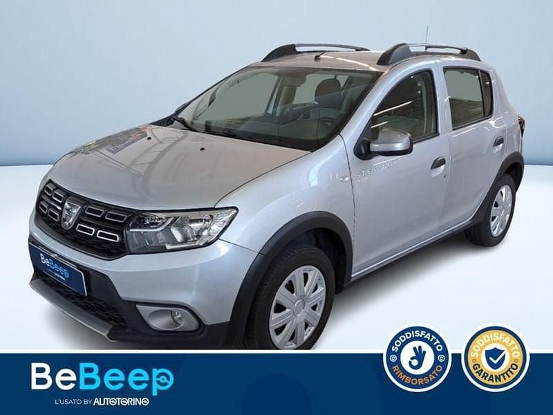 Argento metallizzato Usata 2018 Dacia Sandero Stepway Due volumi | 11.200 € (Cara) - Immagine 1/3