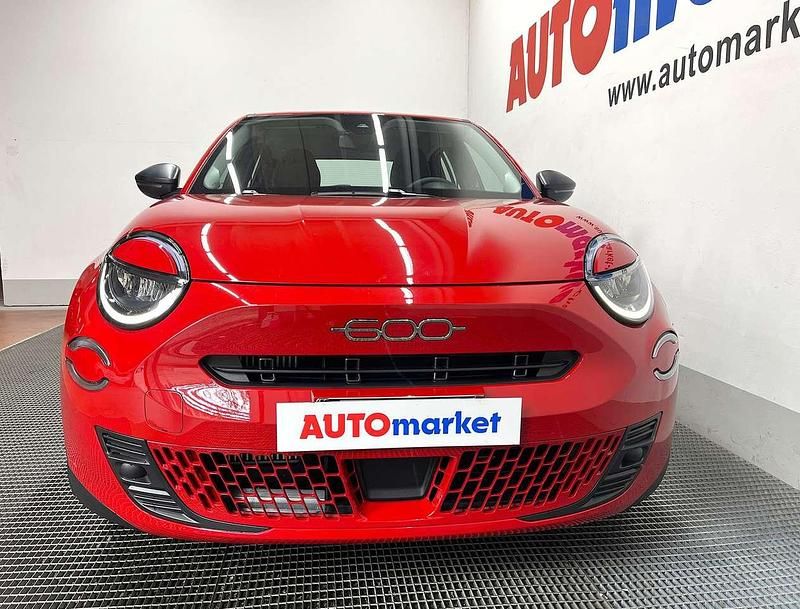 Usata Fiat 600 101 CV (74 kW) 2025 Rosso SUV