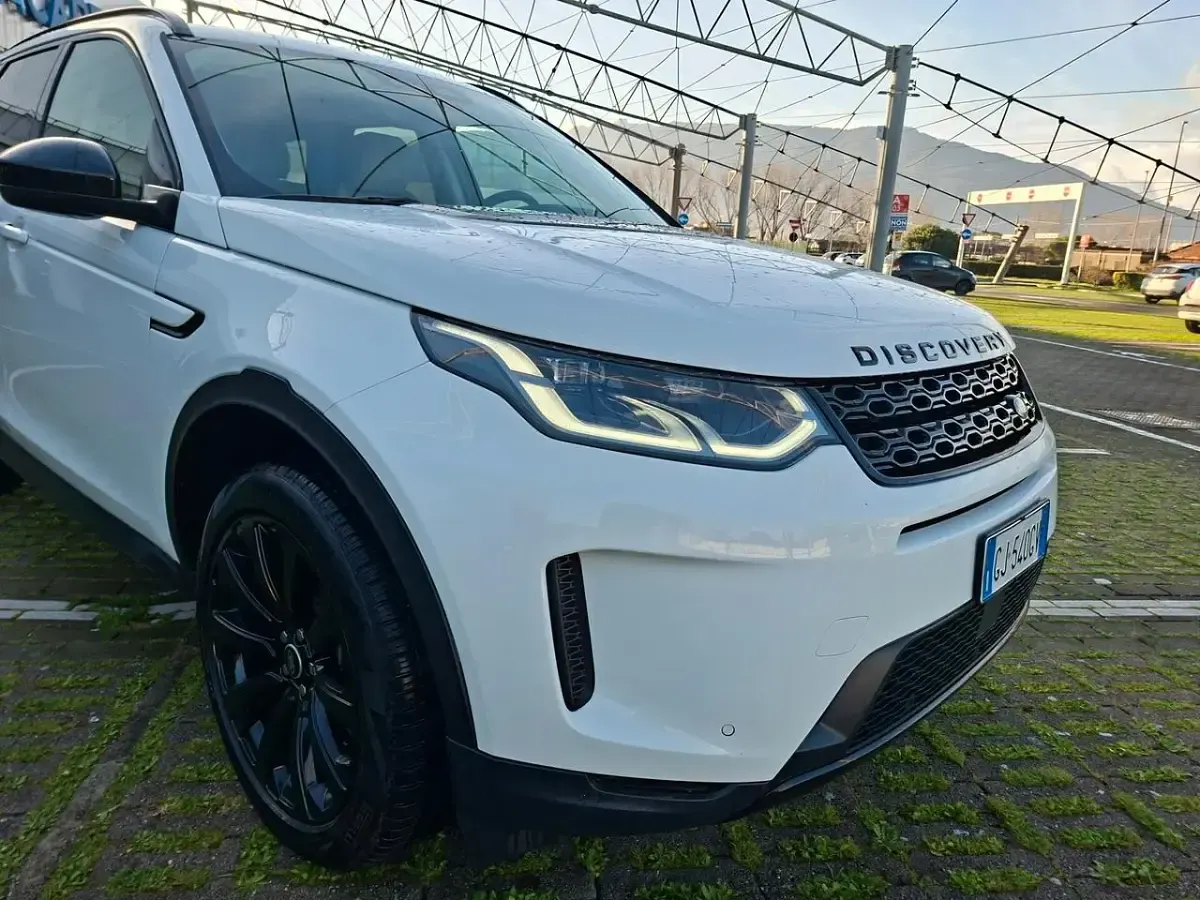 Usata Land Rover Discovery 5 HSE Dynamic 203 CV (149 kW) 2022 Bianco SUV