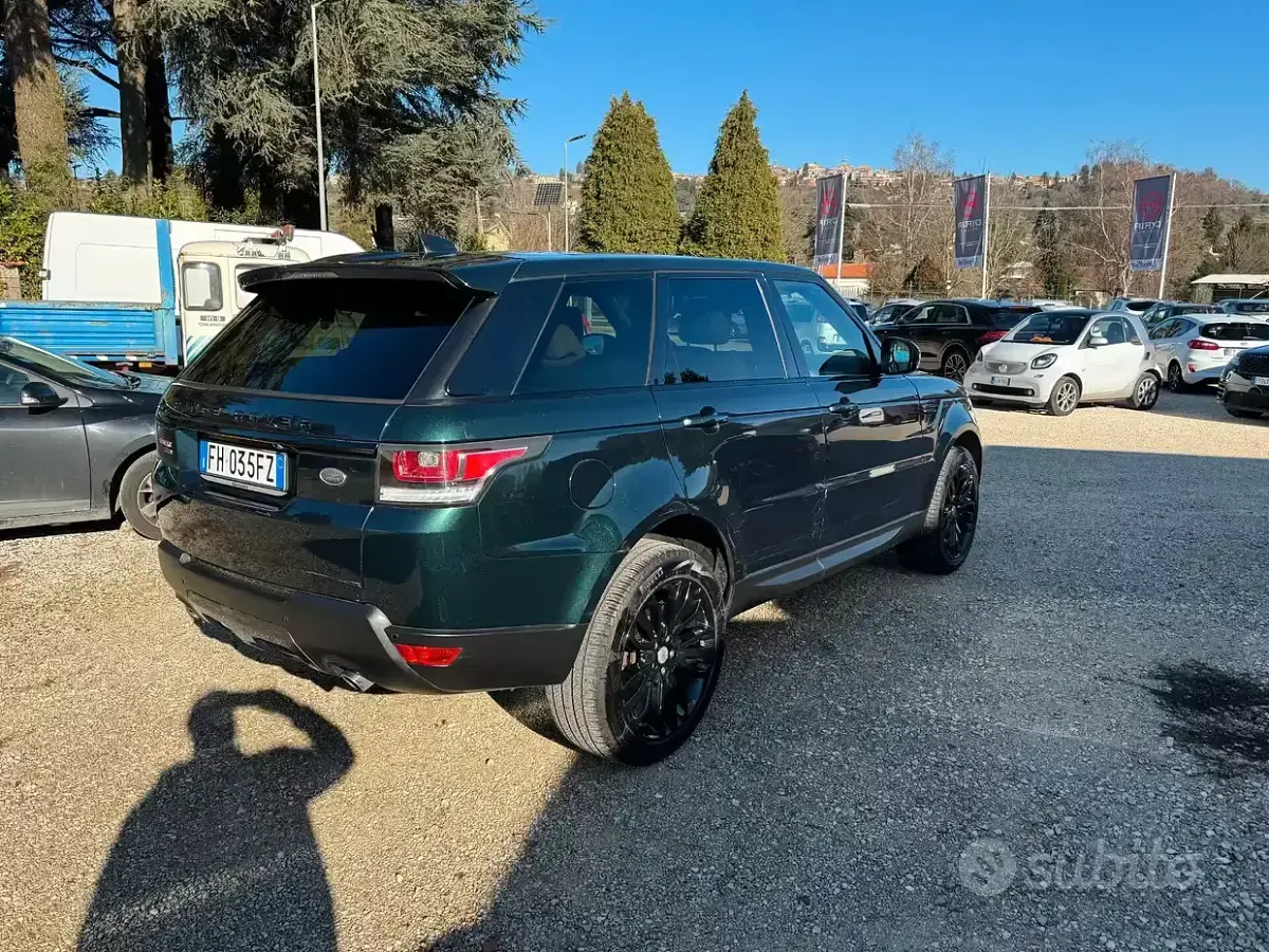 Käytetty Land Rover Range Rover Sport HSE Dynamic 249 HP (183 kW) 2017 Vihreä Katumaasturi