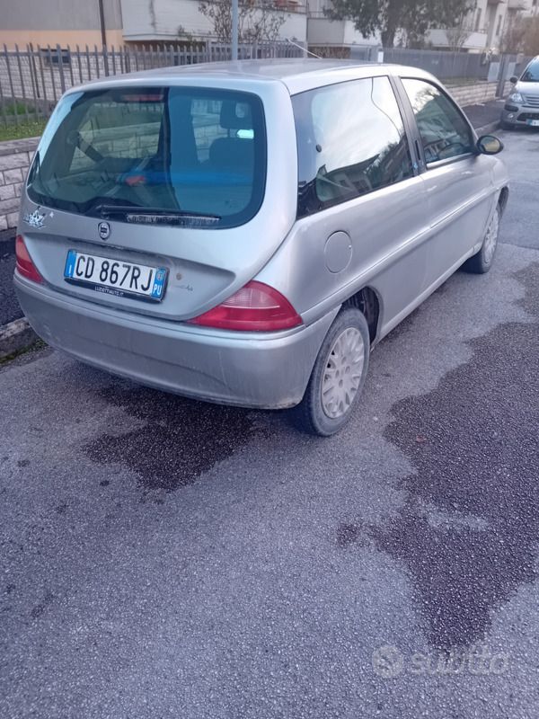 Grigio Usata 2001 Lancia Ypsilon Due volumi | 500 € (Super prezzo) - Immagine 1/2
