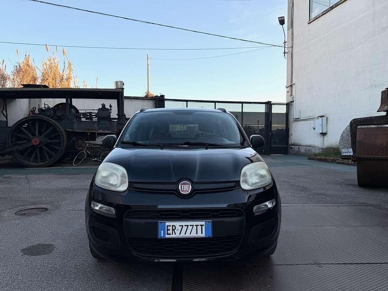 Usata Fiat Panda Lounge 69 CV (50 kW) 2014 Nero Utilitaria