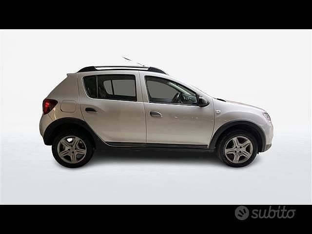 Usata Dacia Sandero Stepway 90 CV (66 kW) 2018 Grigio chiaro Berlina