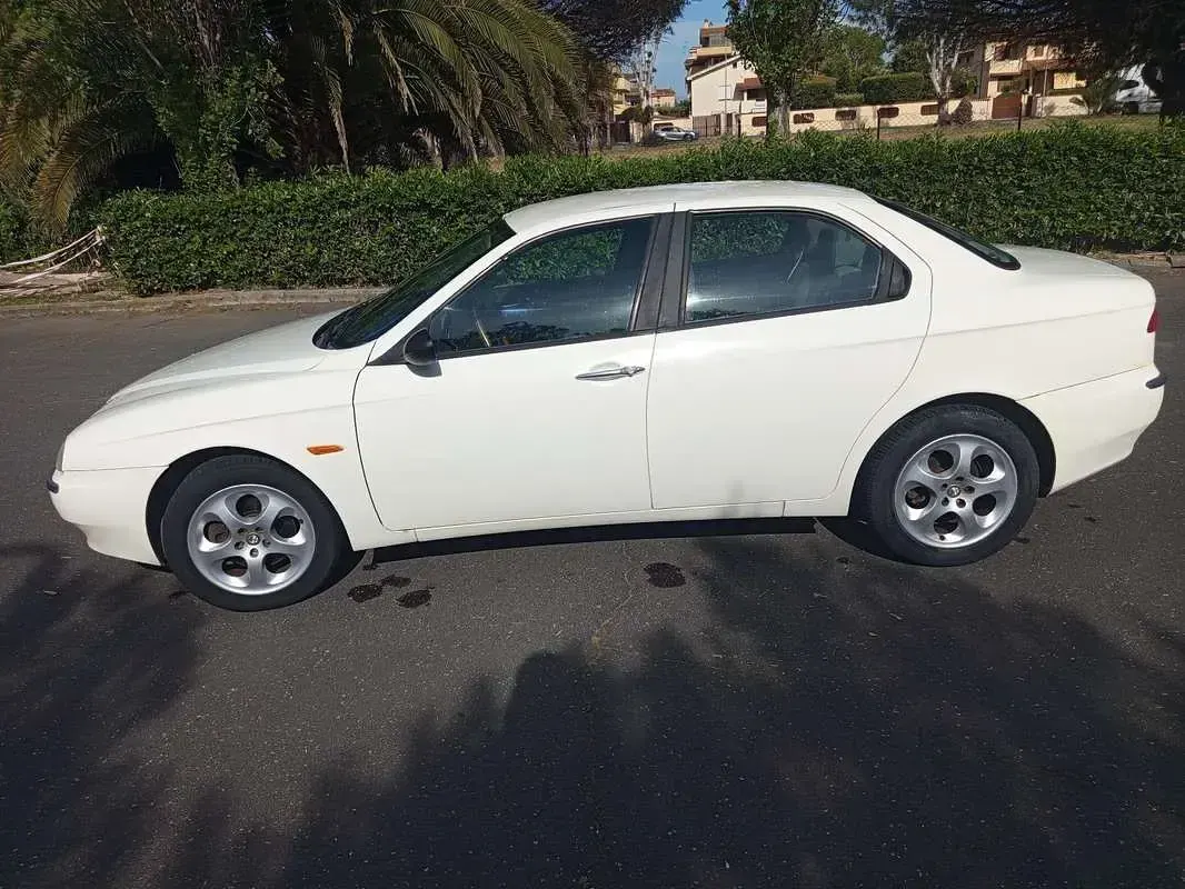 Usata Alfa Romeo 156 Distinctive 110 CV (80 kW) 2001 Berlina