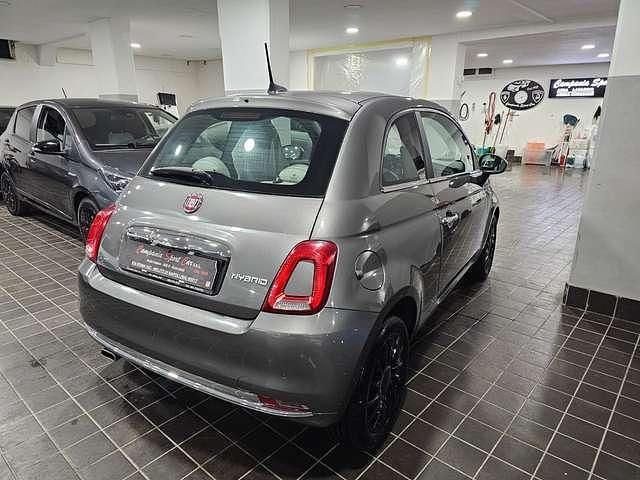 Usata Fiat 500 Dolcevita 71 CV (52 kW) 2022 Grigio montagna metallizzato Utilitaria
