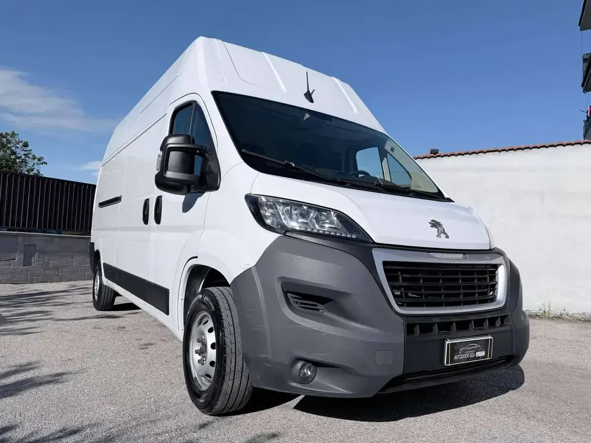 Gebraucht Peugeot Boxer Premium 151 PS (111 kW) 2022 Weiß Van
