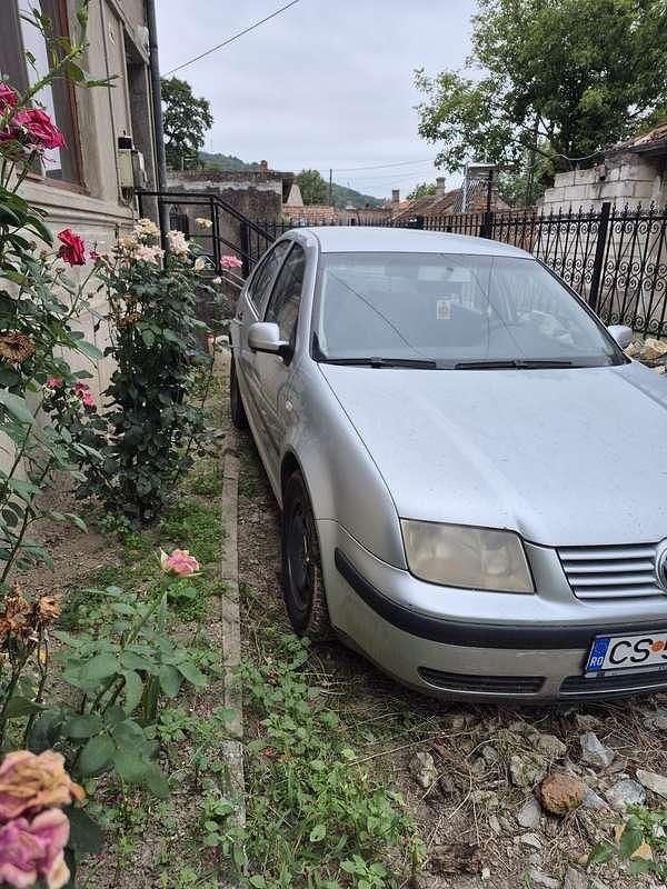 Usata 2004 VW Bora Highline Tre volumi | 800 € (Buon prezzo) - Immagine 1/4