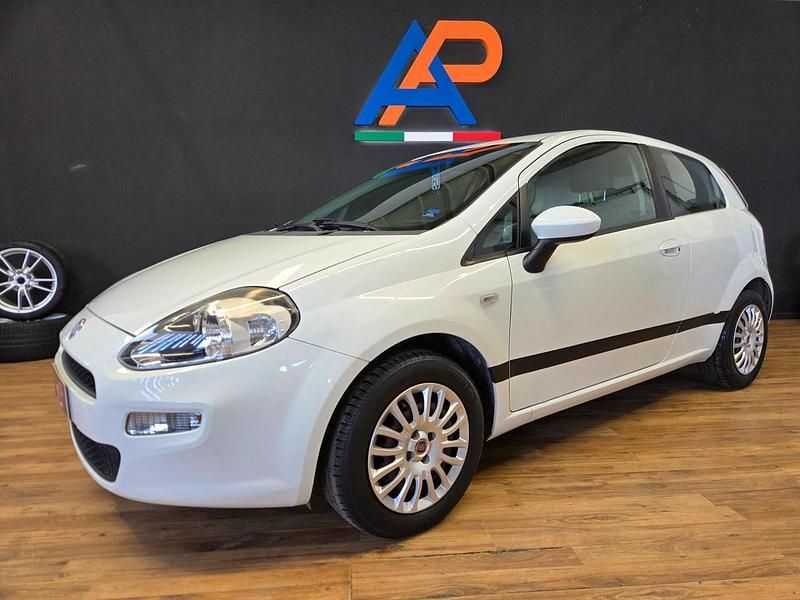 Usata Fiat Punto Street 69 CV (50 kW) 2014 Bianco Utilitaria
