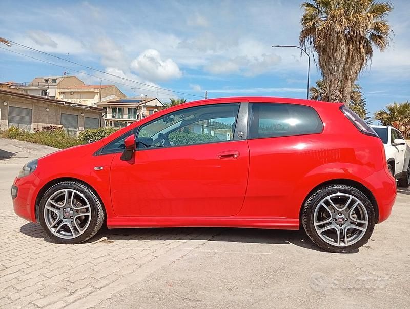 Usata Fiat Punto Evo Dynamic 135 CV (99 kW) 2011 Rosso Utilitaria