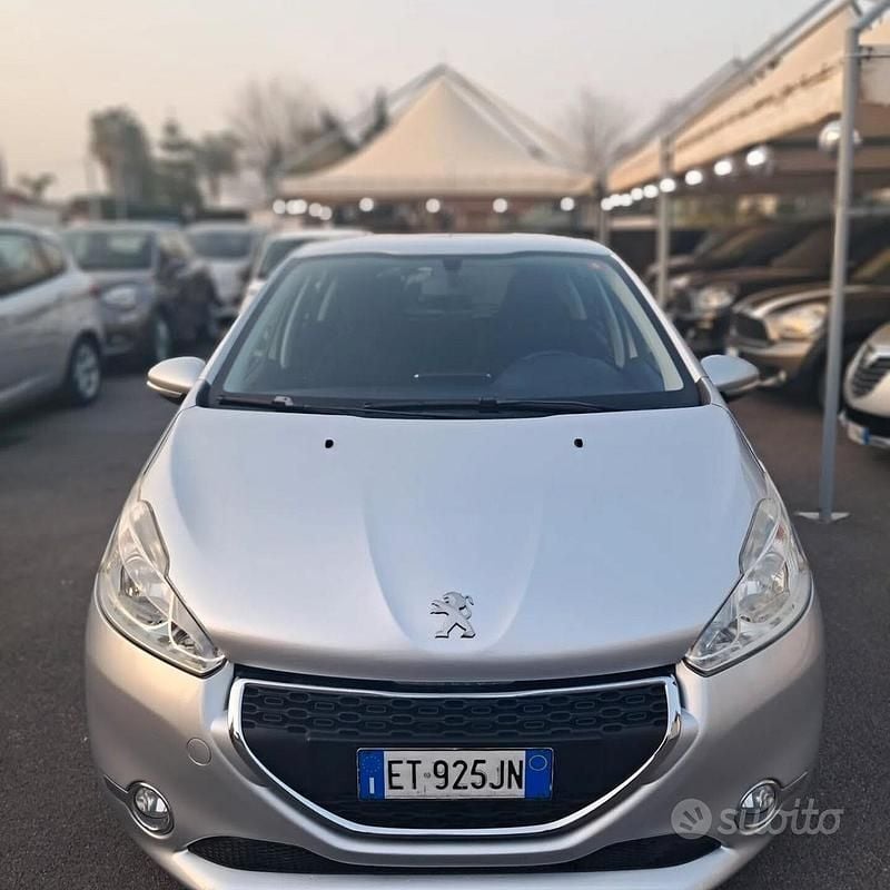 Usata Peugeot 208 Allure 92 CV (67 kW) 2013 Grigio Utilitaria