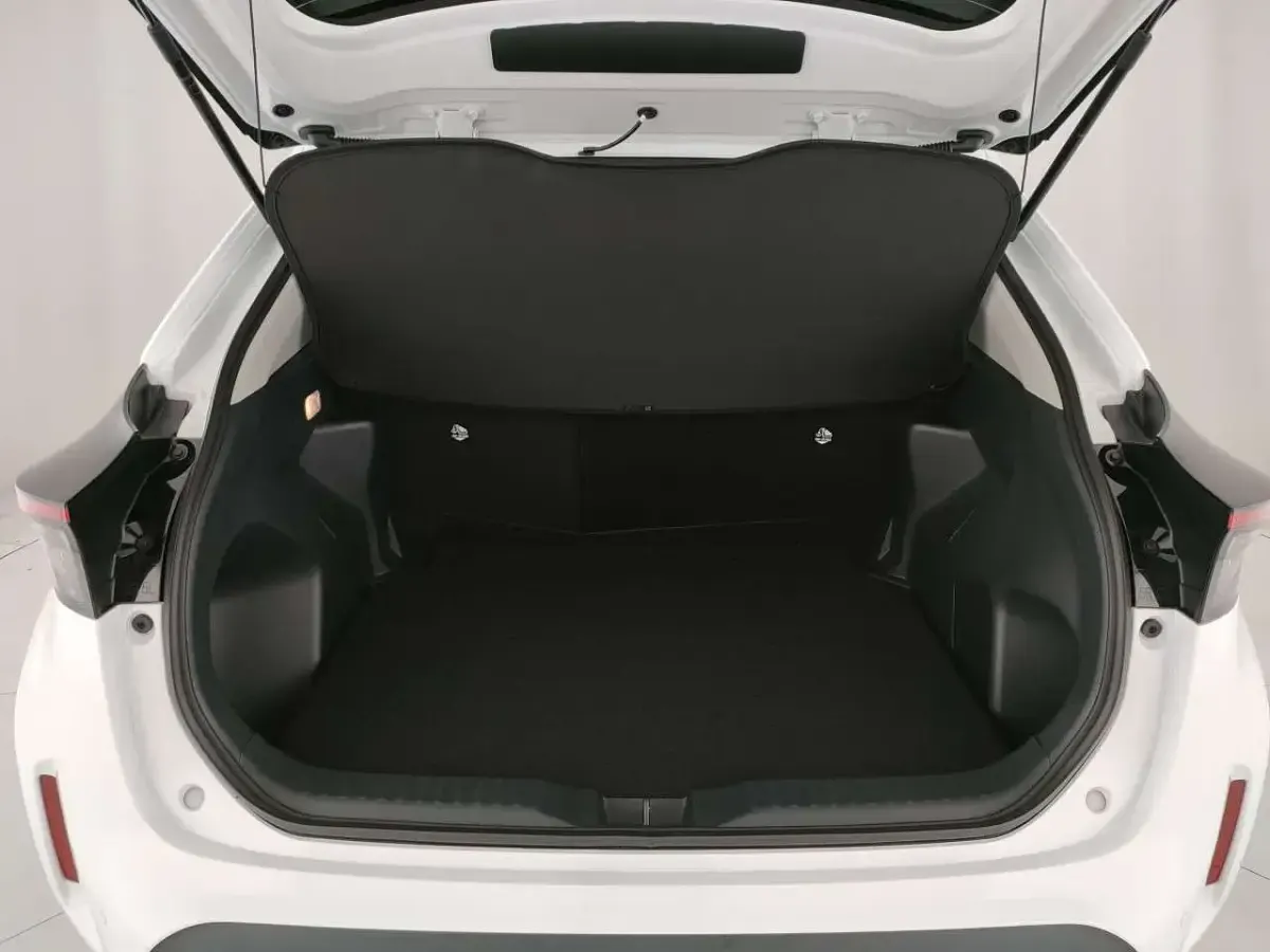 Nuova Toyota Yaris Cross Active 115 CV (84 kW) 2026 Bianco SUV