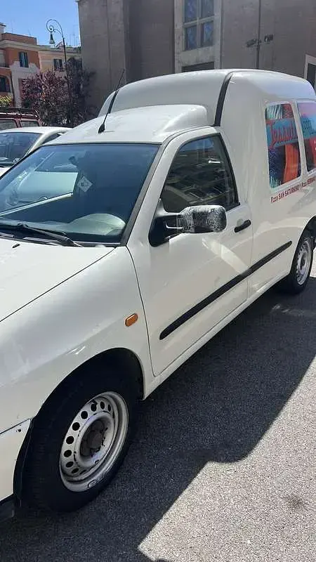 Begagnad VW Caddy 95 HK (69 kW) 2000 Minibuss