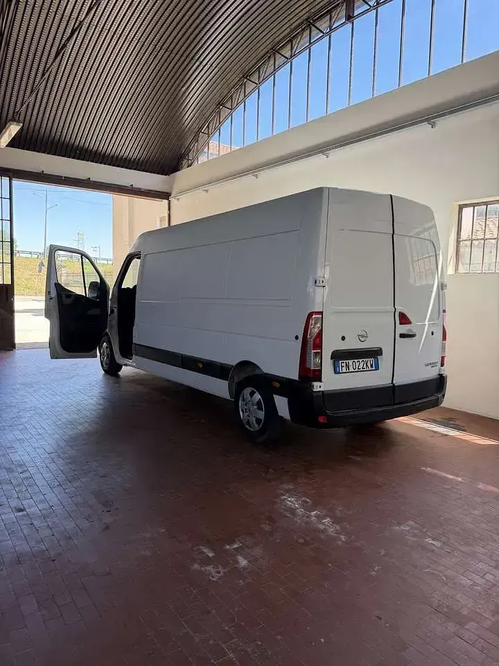 Usata Opel Movano 170 CV (125 kW) 2018 Bianco Monovolume