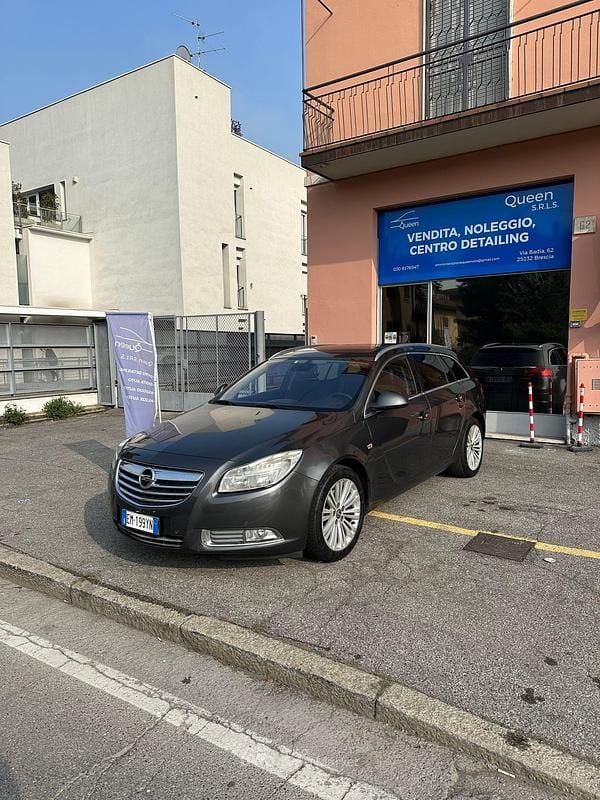 Usata Opel Insignia Cosmo 160 CV (117 kW) 2012 Gray Station wagon