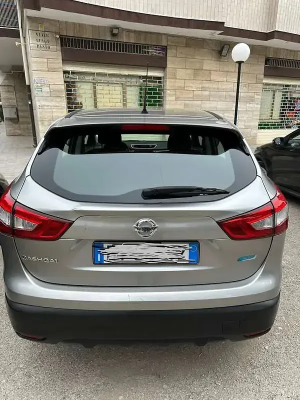 Usata Nissan Qashqai Acenta 110 CV (80 kW) 2015 Argento SUV