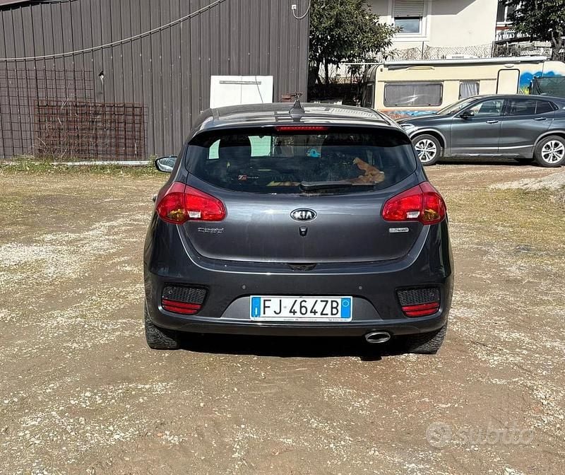 Usata Kia Ceed 110 CV (80 kW) 2017 Grigio Utilitaria