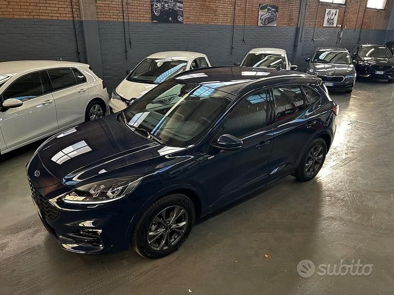 Usado Ford Kuga ST 225 CV (165 kW) 2023 Azul SUV