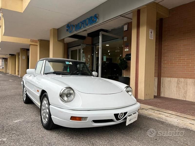 Usata Alfa Romeo Spider 122 CV (89 kW) 1992 Bianco Cabrio