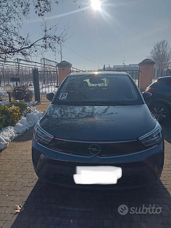 Grigio Usata 2023 Opel Crossland X SUV | 16.000 € (Buon prezzo) - Immagine 1/4