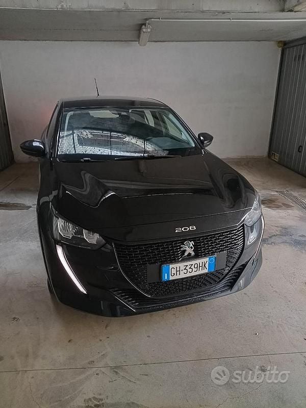 Usata Peugeot 208 Active 100 kW (136 CV) 2022 Nero Utilitaria