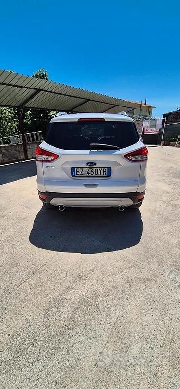 Usata Ford Kuga 150 CV (110 kW) 2015 Bianco SUV